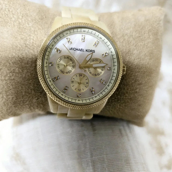 Michael Kors Mother Of Pearl Gold Tone Stainless Steel Horn Resin Jet Set MK5039 - Picture 3 of 13